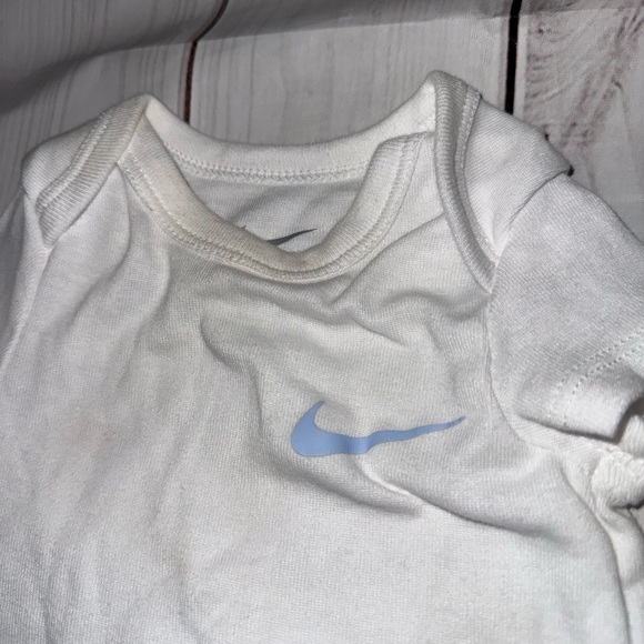 Baby Nike Outfit - Size 3 Months - Picture 3 of 7